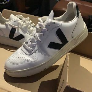 Veja v10 Sneaker